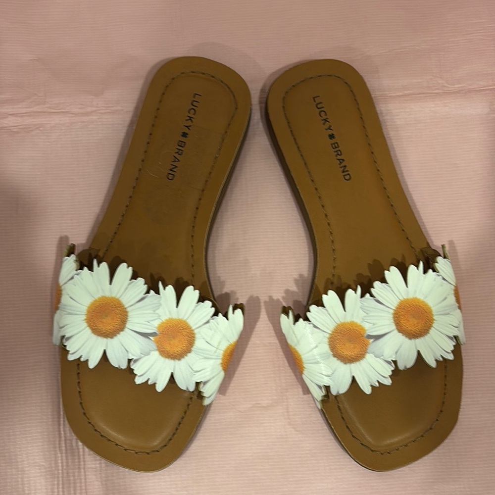 Lucky Brand Brown Daisy Sandals